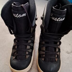 Snowboarding Boots With Bindings